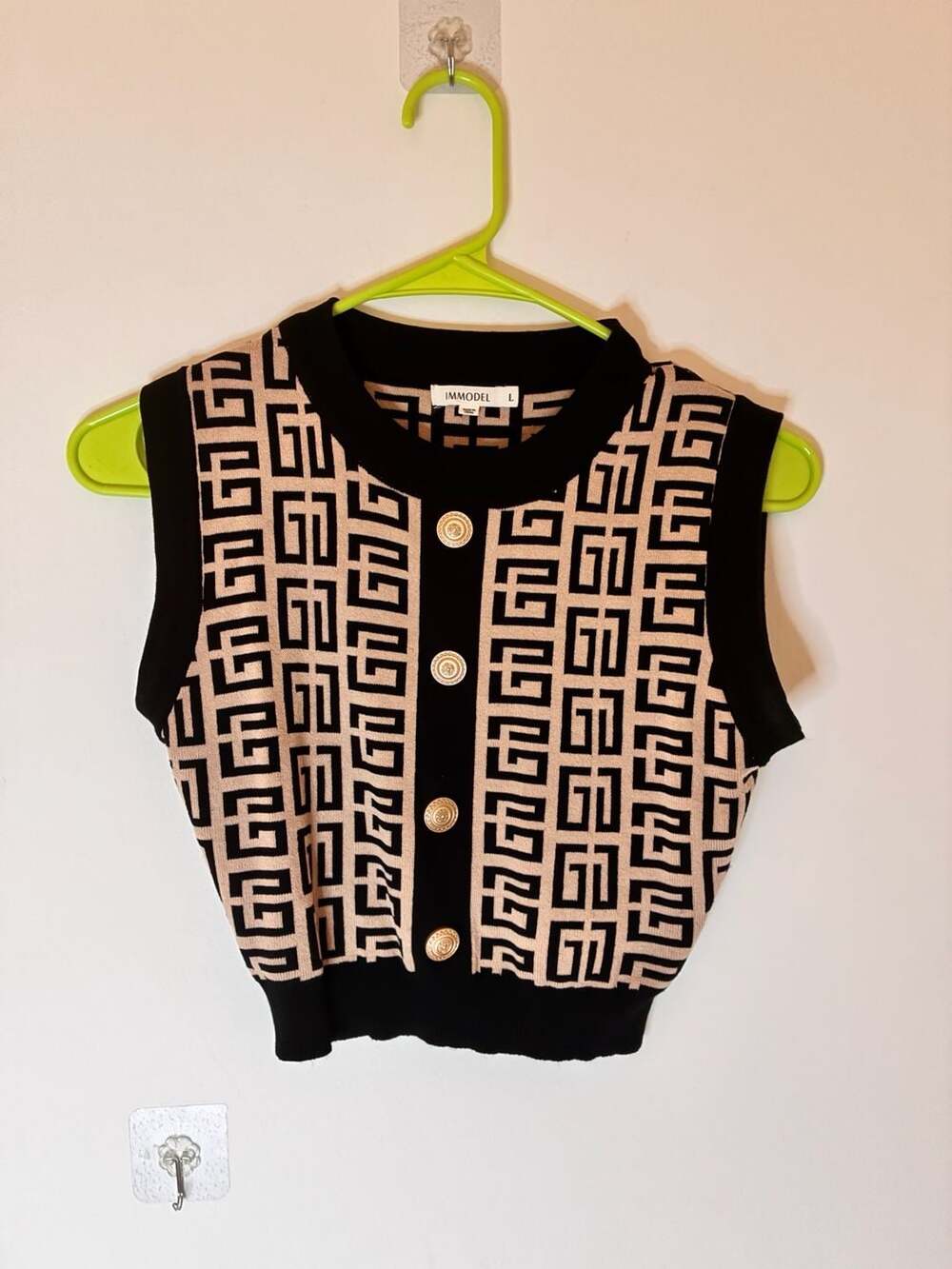 Immodel Geometric Knit Vest Size L Black Beige Button Front